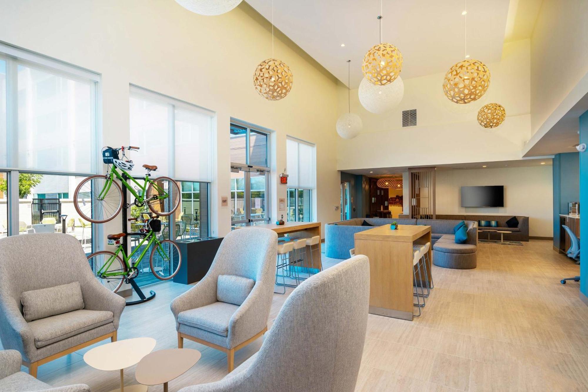 Element Airport Hotel
